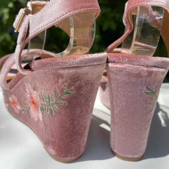 Qupid Ardor Pink Blush Velvet Floral Wedge Sandal - Picture 9 of 12